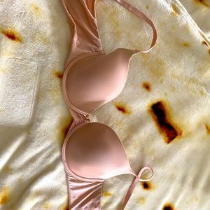 34D Victoria Secret Demi bra